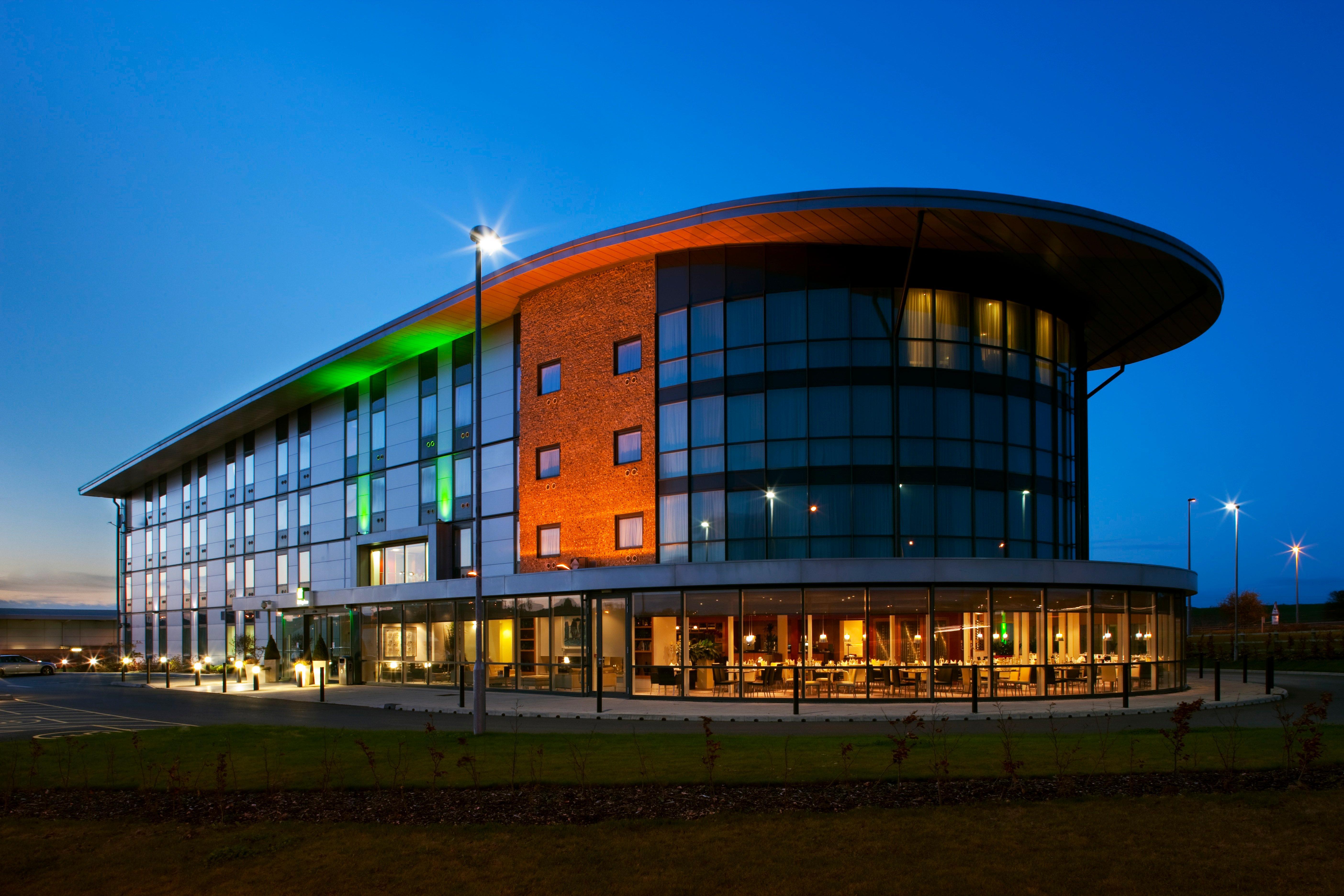 Holiday Inn Salisbury - Stonehenge, An Ihg Hotel Amesbury Zewnętrze zdjęcie